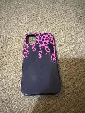 Fancy Bands Hot Pink Black Leopard Drip iPhone11 Case
